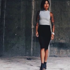 Lululemon pencil skirt, black